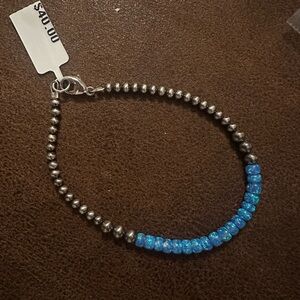 Trendy Silver Beaded Bracelet with Opal Accent ✨